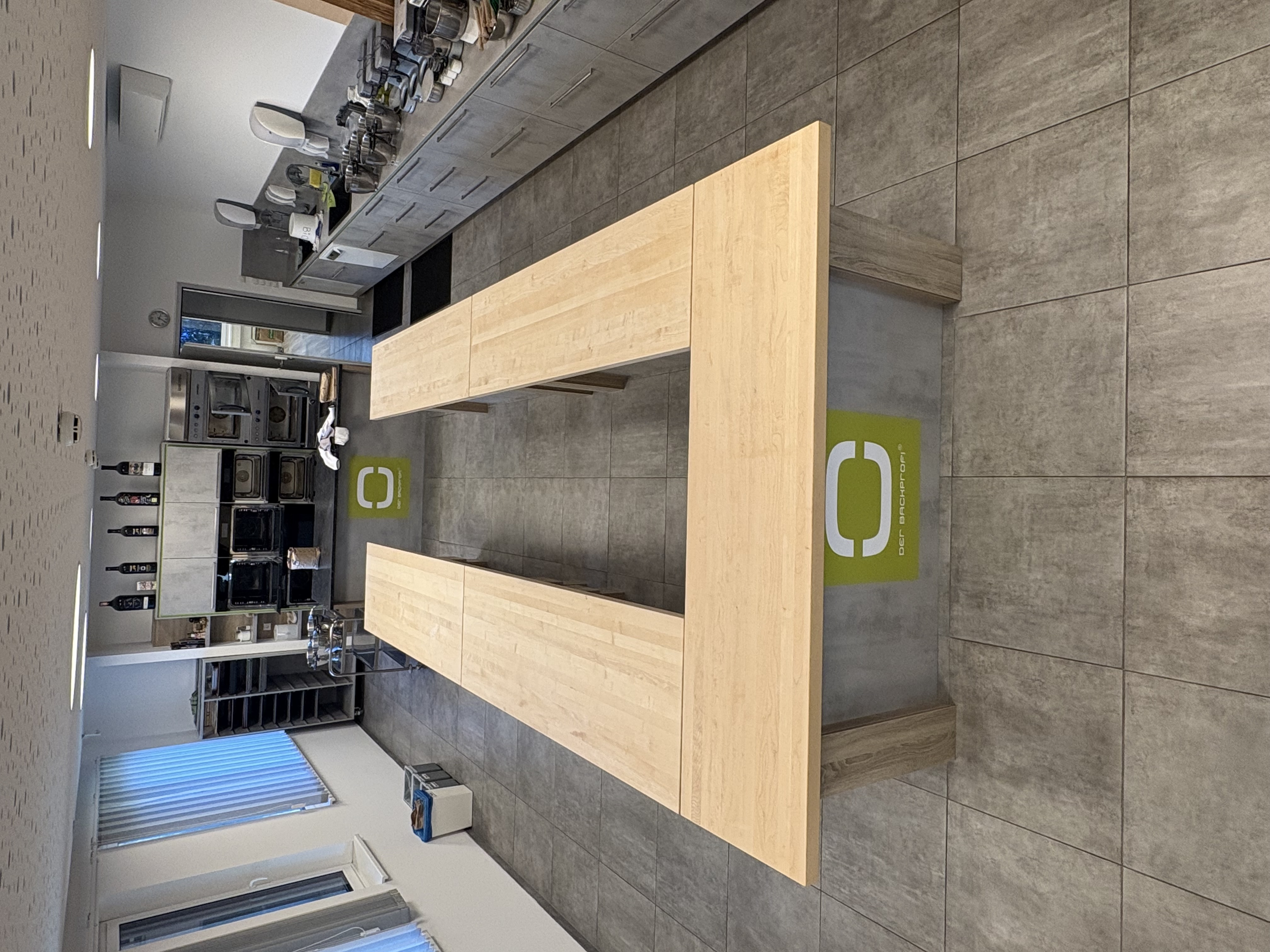 Arbeitstische teilweise Höhenverstellbar